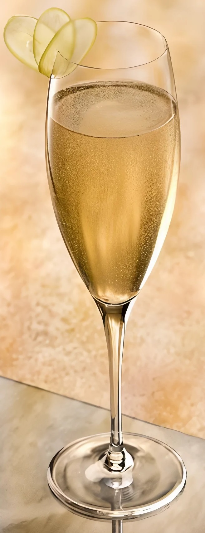 Файл:Новогодний грушевый коктейль с шампанским и лаймом.jpg