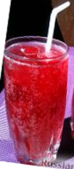 Файл:Шипучка со сливовым льдом (коктейль).jpg