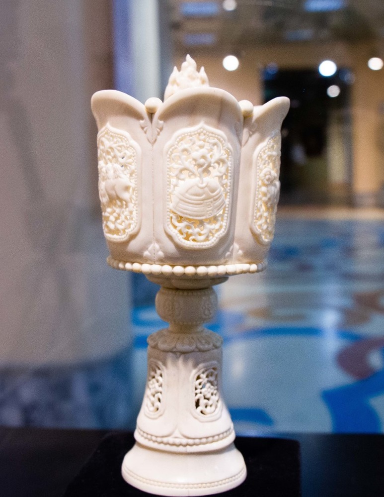 Файл:Бурятская резьба по кости.jpg