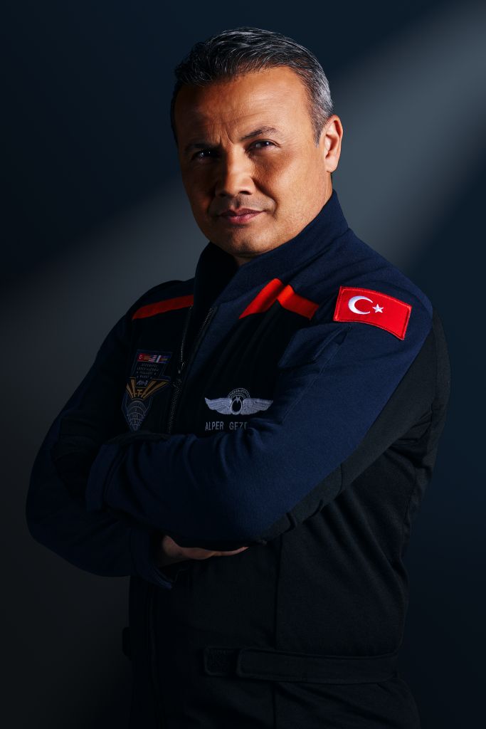Файл:Axiom Space Ax-3 Mission Specialist Alper Gezeravci.jpg