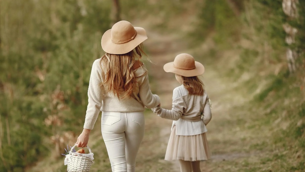 Файл:Бежевые мамы.jpg