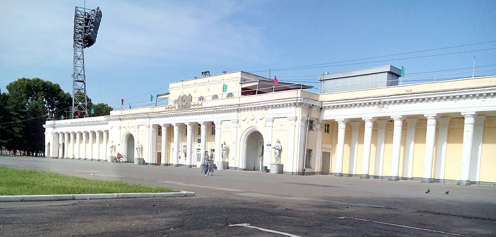 Файл:Стадион имени Ленина в Хабаровске.jpeg