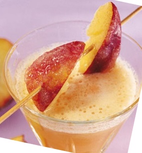 Файл:Персиковый аперитив (коктейль).jpg