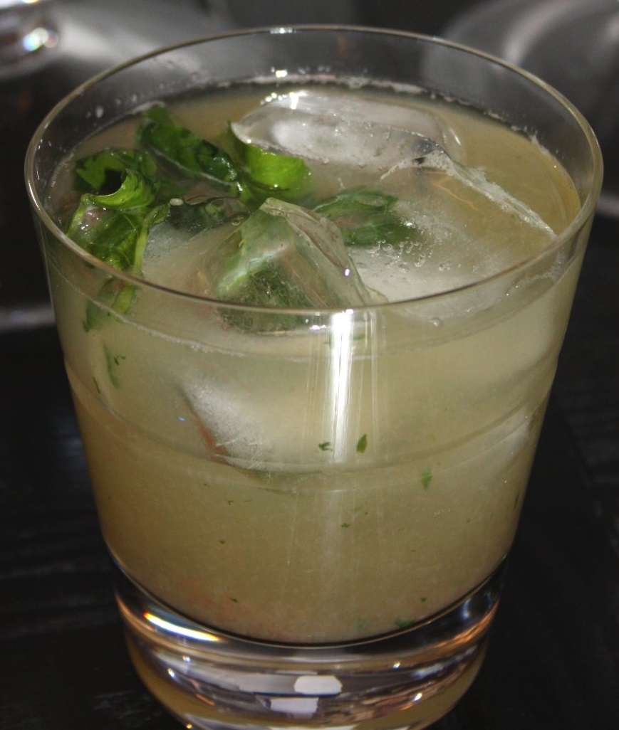 Файл:Джин с грейпфрутом (коктейль).jpg