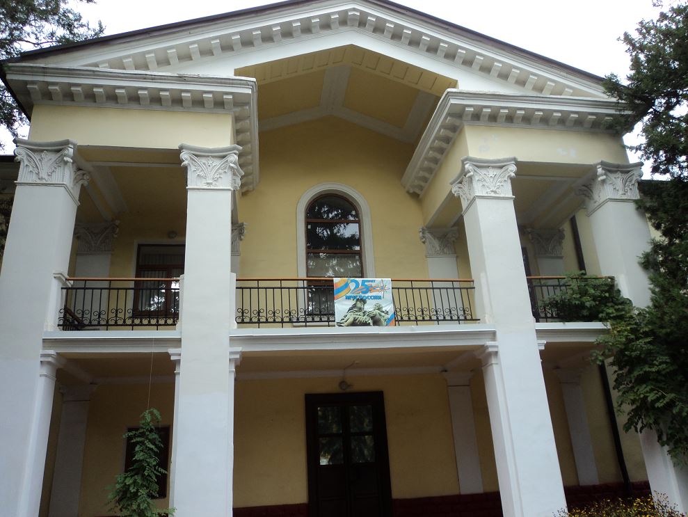 Файл:Ставрополь Суворова 5 Главный фасад.jpg