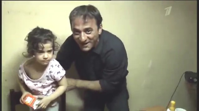 17. Девятая серия. Сальваторе Стриано с дочкой у себя дома.