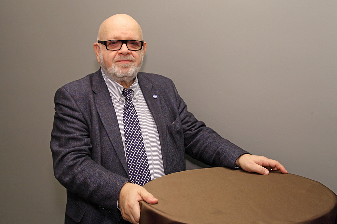 Alex Ezrakhovich.jpg