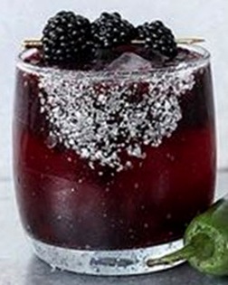 Файл:Маргарита с ежевикой и халапеньо (коктейль).jpg