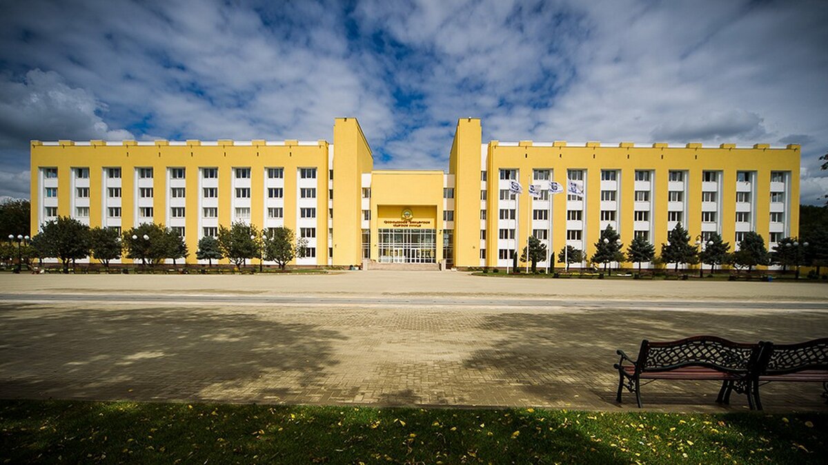 Файл:Краснодарское президентское кадетское училище.jpg