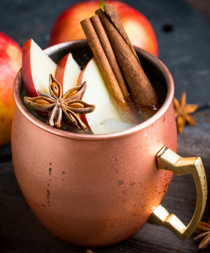 Файл:Карамельно-яблочный мул (коктейль).jpg