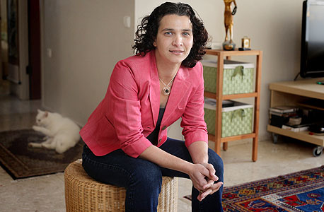 AMIT-230312-04001309 l.jpg