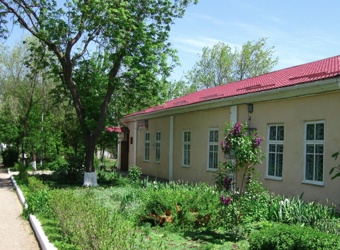 Файл:Андроповский районный краеведческий музей Здание.jpg