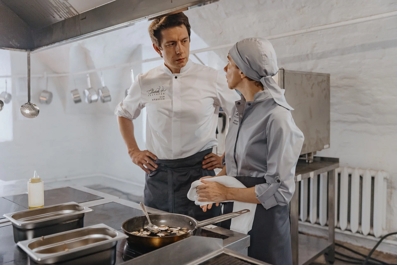 Файл:Кадр из сериала «Шеф» (1).webp